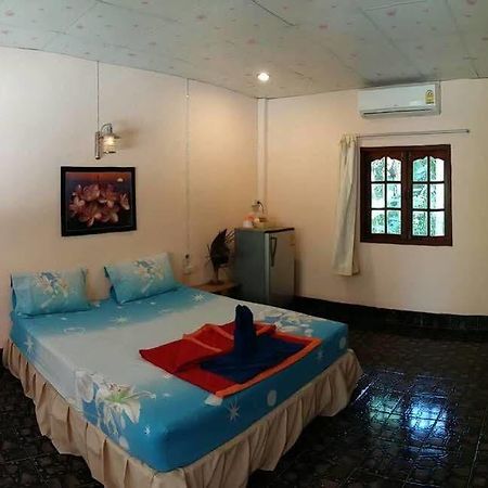 Subtawee Resort Szuratthani Kültér fotó
