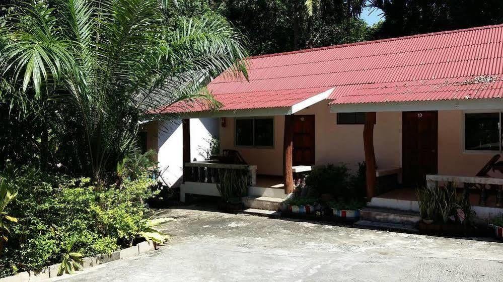 Subtawee Resort Szuratthani Kültér fotó