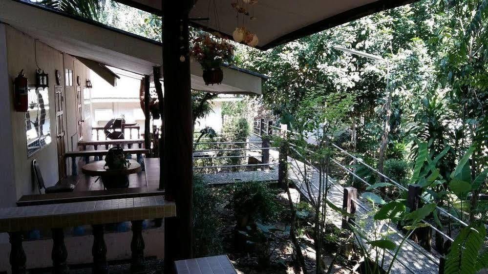 Subtawee Resort Szuratthani Kültér fotó