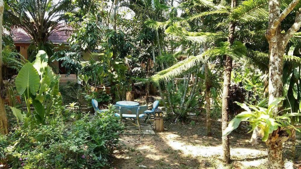 Subtawee Resort Szuratthani Kültér fotó