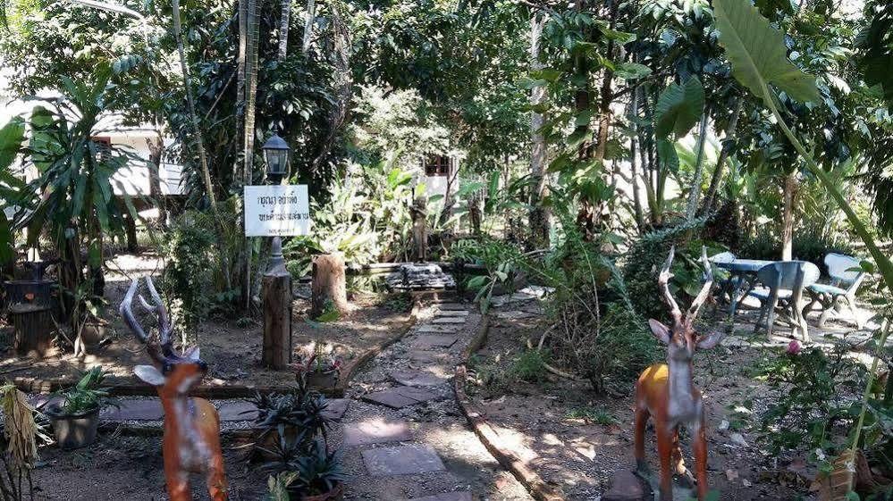 Subtawee Resort Szuratthani Kültér fotó